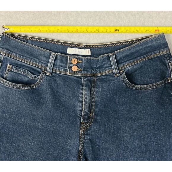 Levi’s 515 Shorts Womens 14 Blue Denim Mid Rise Classic Fit Casual Summer Staple - Picture 6 of 14